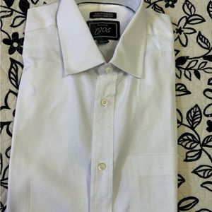 (783)NWT Mens long sleeve white dress shirt by Jos A Bank. Size 15-34 slim fit